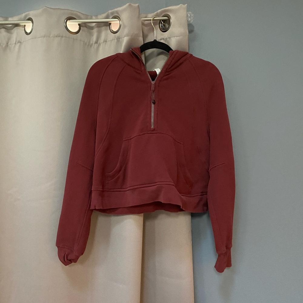 Like new oversized lululemon half zip scuba pullover M/L